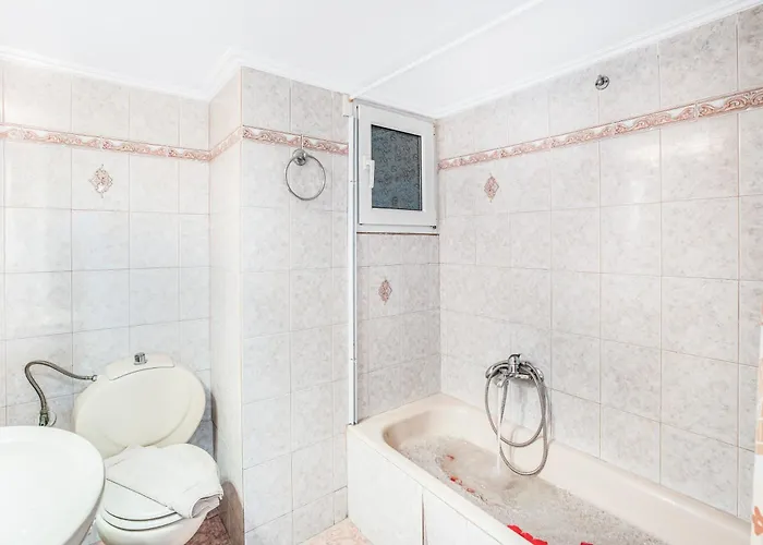 Apartment Magician's